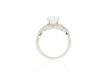 Load image into Gallery viewer, 18K Gold Diamond Ring
