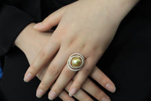 Load image into Gallery viewer, 18 Karat Gold with South Sea Pearl Ring
