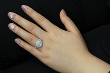 Load image into Gallery viewer, 18K Gold Diamond Ring
