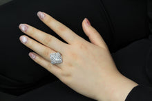 Load image into Gallery viewer, 18K Gold Diamond Ring

