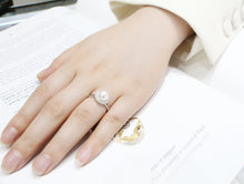 Load image into Gallery viewer, Akoya Pearl Ring
