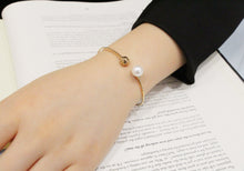 Load image into Gallery viewer, 18K Gold Pearl Bangle
