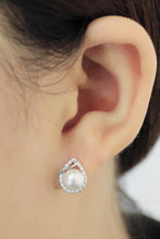 Load image into Gallery viewer, Akoya Pearl Earrings

