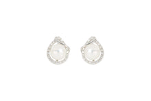 Load image into Gallery viewer, Akoya Pearl Earrings
